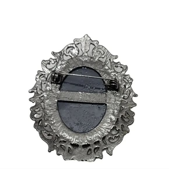 VTG STYLE Flower Cameo Brooch Metal Filigree Carved Noblesse Collection 2003 New - Picture 3 of 8